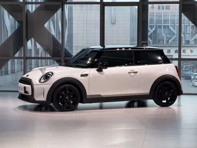 MINI Hatch — Фото автомобиля 5