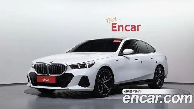 BMW 5-Series 5 серия (G60) 530i xDrive M Sport — Фото автомобиля 11
