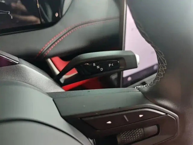 Xiaomi SU7 — Фото автомобиля 13