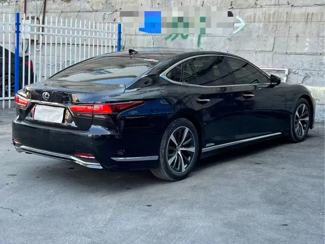 Lexus LS — Фото автомобиля 9