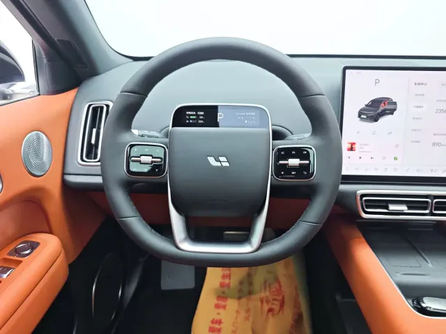 Li Auto L6 — Фото автомобиля 14