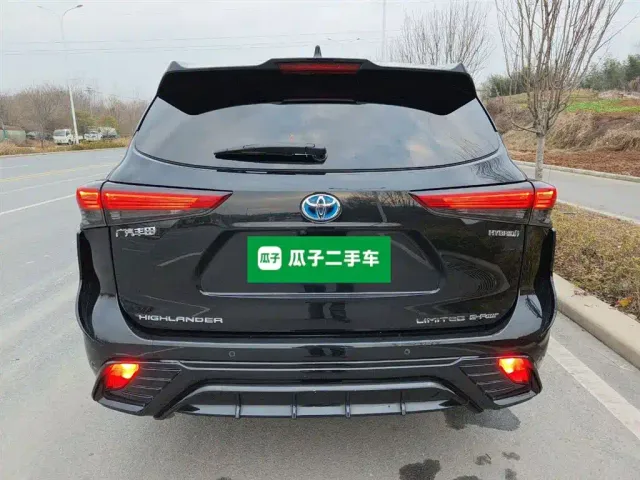 Toyota Highlander — Фото автомобиля 3