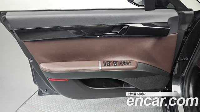 Hyundai Grandeur GN7 — Фото автомобиля 13
