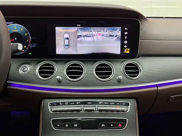 Mercedes-Benz E-Class — Фото автомобиля 13
