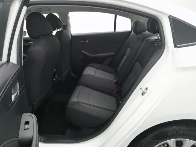 Roewe i5 — Фото автомобиля 15