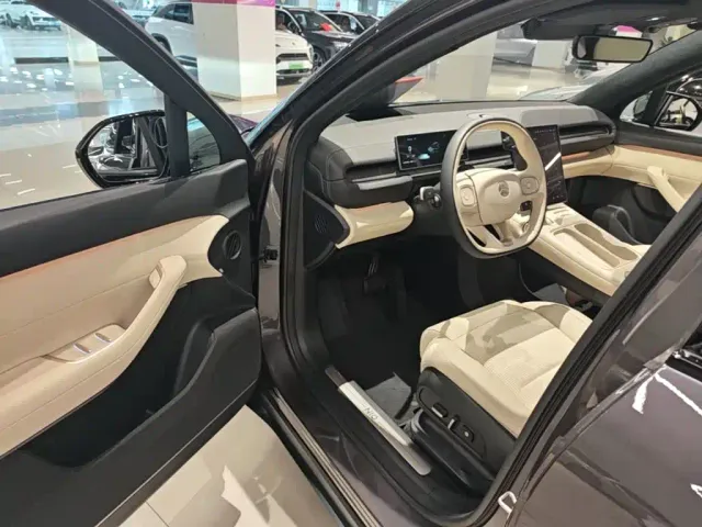 Nio ES6 — Фото автомобиля 15
