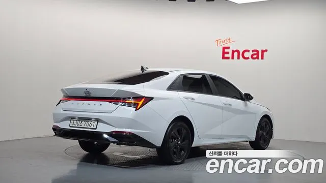 Hyundai Avante CN7 — Фото автомобиля 2
