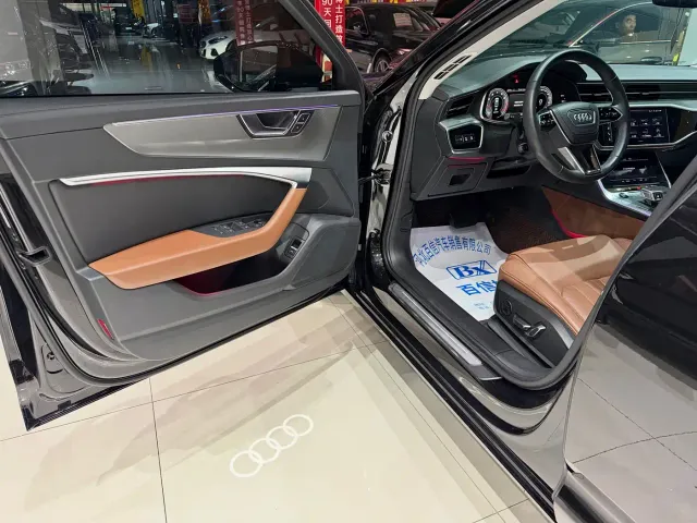 Audi A6L — Фото автомобиля 10