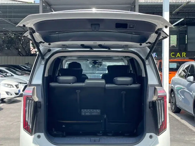GAC Trumpchi Xiangwang M8 — Фото автомобиля 21