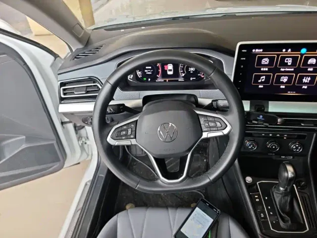 Volkswagen Lavida — Фото автомобиля 10