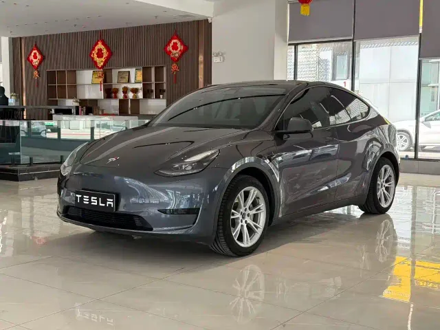 Фотография автомобиля — Tesla Model Y