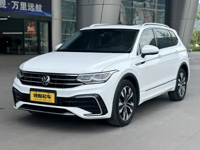 Фотография автомобиля — Volkswagen Tiguan L