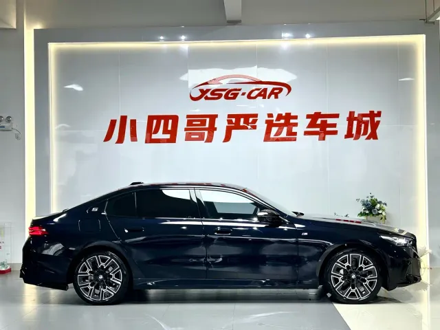 BMW 5 Series — Фото автомобиля 4