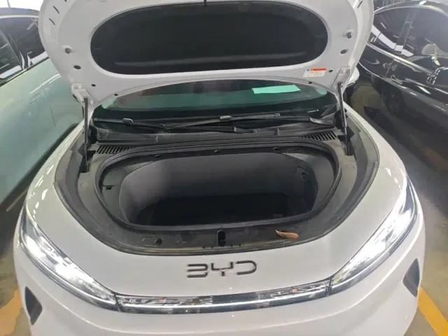 BYD Sealion 05 EV — Фото автомобиля 19