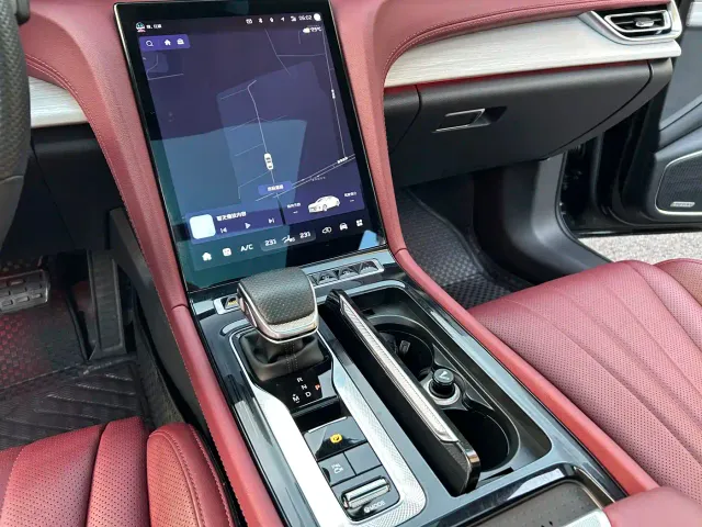 Hongqi H5 — Фото автомобиля 15