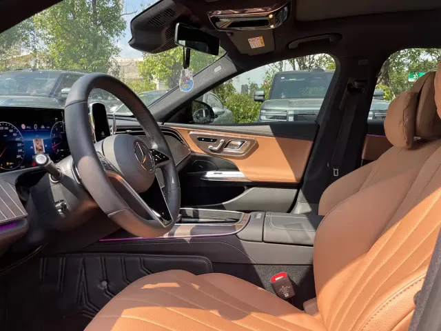 Mercedes-Benz E-Class — Фото автомобиля 5