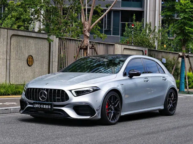 Фотография автомобиля — Mercedes-Benz A-Class AMG