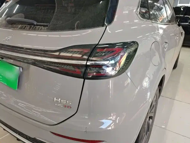 Hongqi HS5 — Фото автомобиля 7