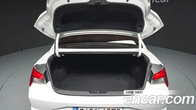 Hyundai Avante CN7 — Фото автомобиля 20