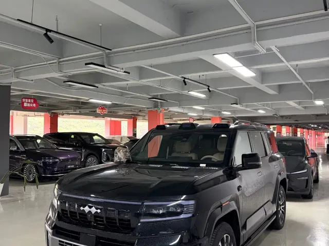 Фотография автомобиля — BYD FangChengBao Leopard 8