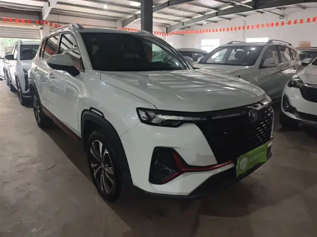 Changan CS35 Plus — Фото автомобиля 3