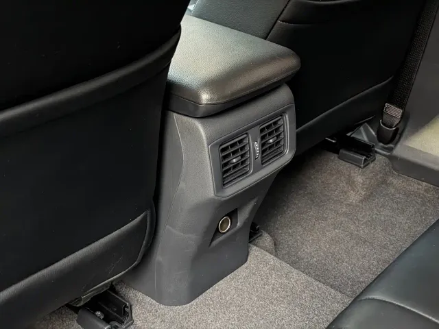 Toyota RAV4 — Фото автомобиля 19