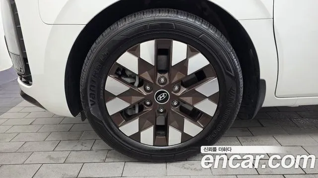 Hyundai Staria Staria L3.5 Lounge 9 мест — Фото автомобиля 5