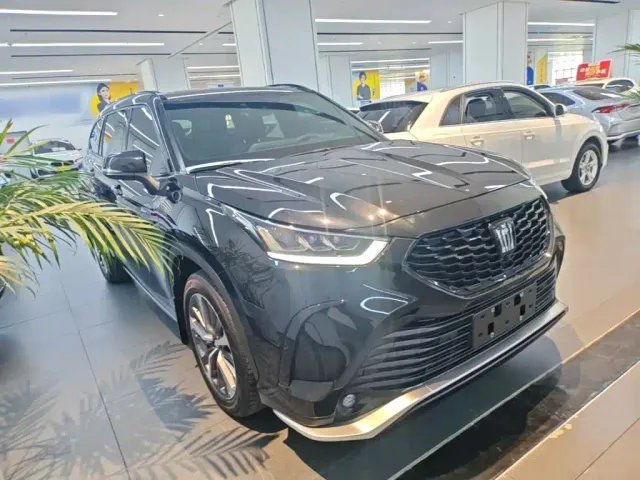 Toyota Crown Kluger — Фото автомобиля 3