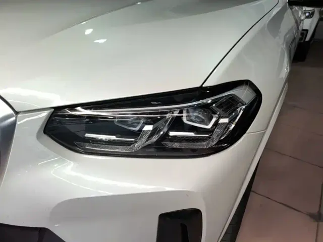 BMW iX3 — Фото автомобиля 23