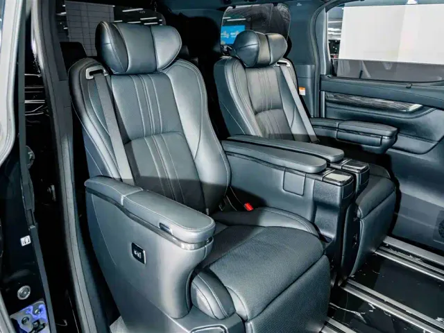 Lexus LM — Фото автомобиля 23