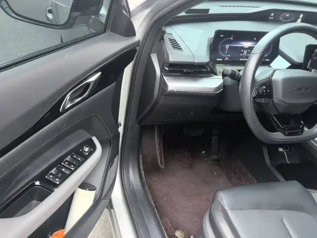 Changan Oshan Z6 EV — Фото автомобиля 12