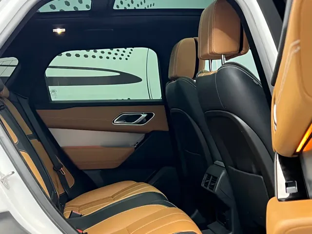 Land Rover Range Rover Velar 2022 250PS Golden Collector's Edition — Фото автомобиля 10