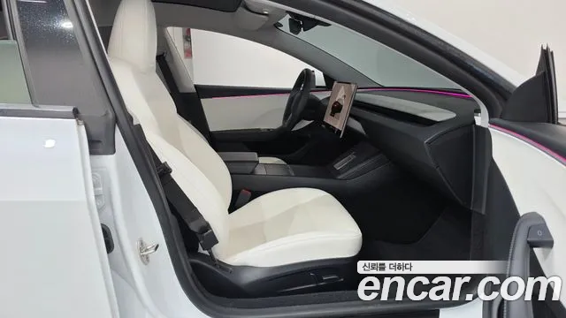 Tesla Model 3 — Фото автомобиля 19