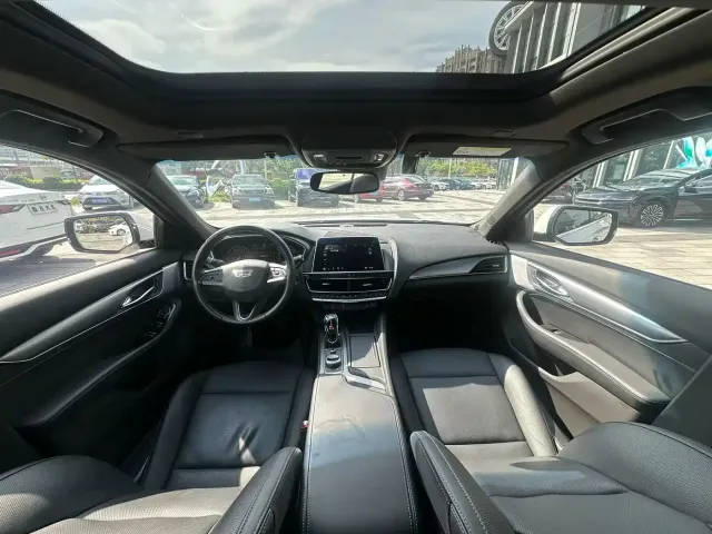 Cadillac CT5 — Фото автомобиля 6