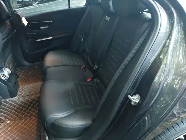 Mercedes-Benz C-Class — Фото автомобиля 18