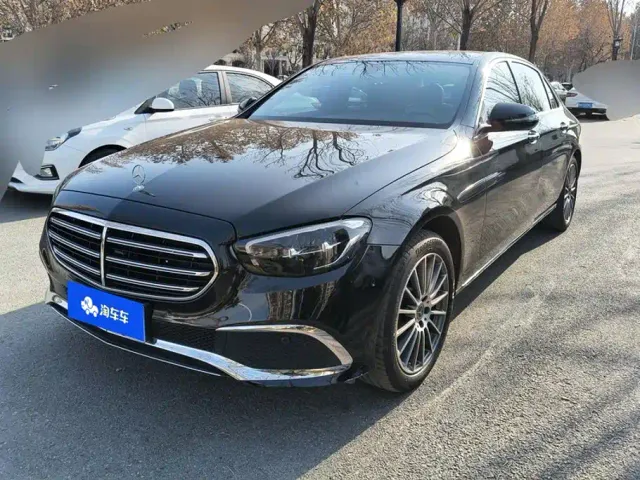 Фотография автомобиля — Mercedes-Benz E-Class
