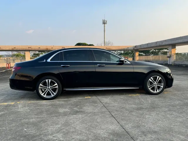 Mercedes-Benz E-Class — Фото автомобиля 8