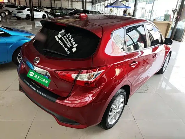 Nissan Tiida — Фото автомобиля 6
