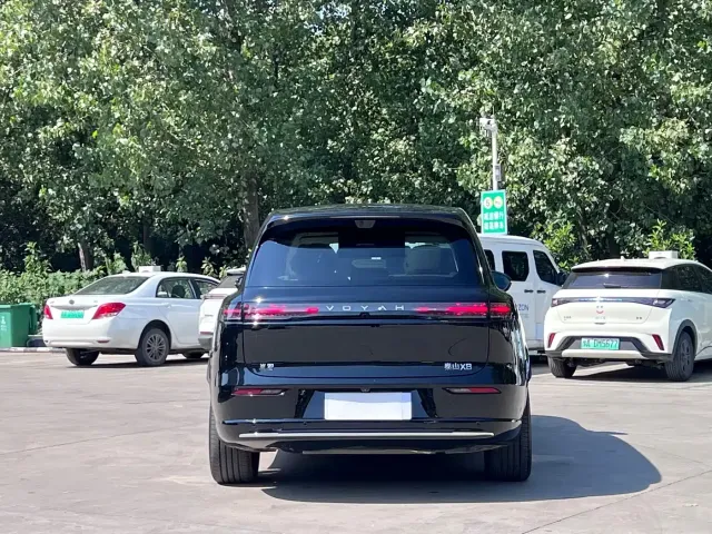 Voyah Auto VOYAH Taishan 8 — Фото автомобиля 5