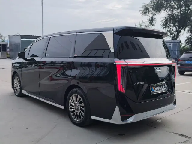 GAC Trumpchi M8 — Фото автомобиля 10