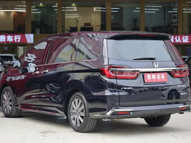 Honda Odyssey — Фото автомобиля 2