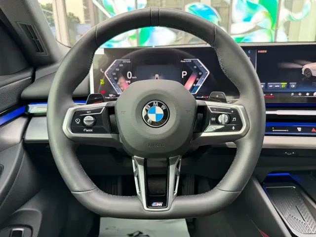 BMW 5 Series — Фото автомобиля 15