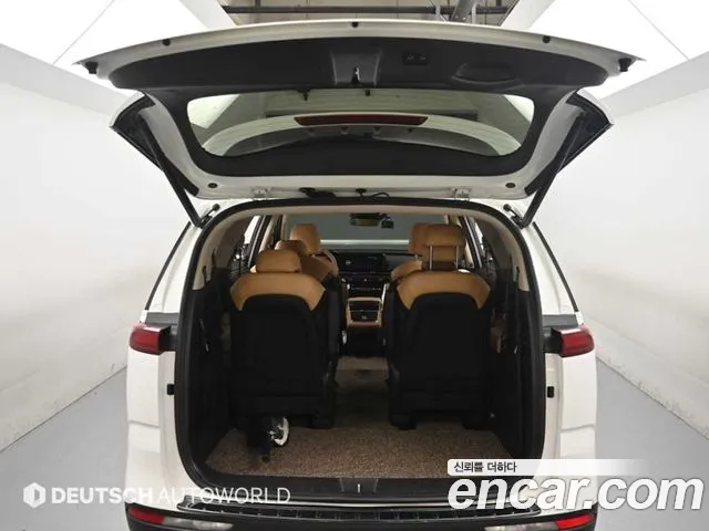Kia Carnival — Фото автомобиля 19