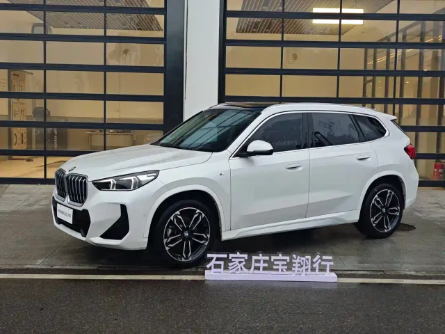 Фотография автомобиля — BMW X1