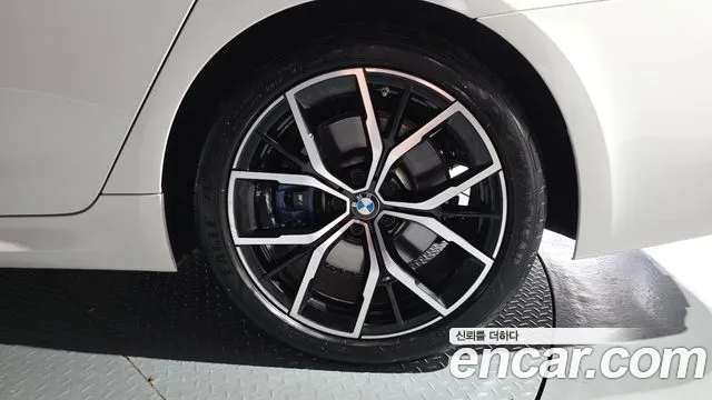 BMW 5-Series 5 серия (G30) 530i xDrive M Sport — Фото автомобиля 15