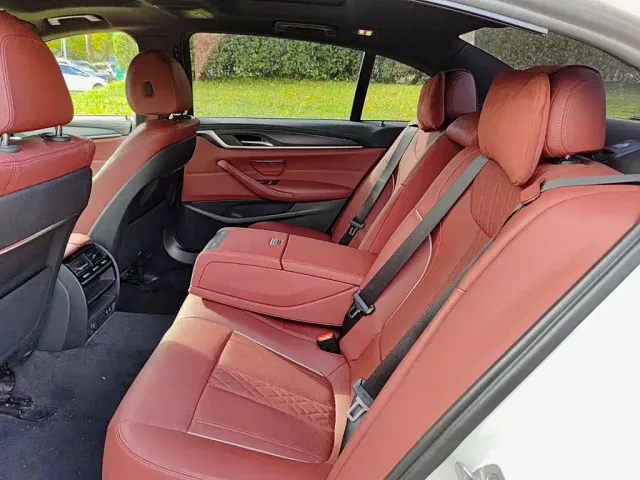 BMW 5 Series — Фото автомобиля 8
