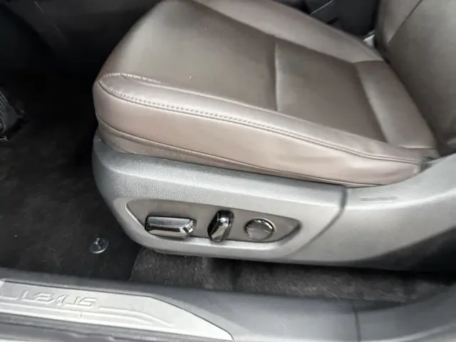 Lexus RX — Фото автомобиля 12