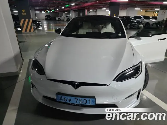 Фотография автомобиля — Tesla Model S