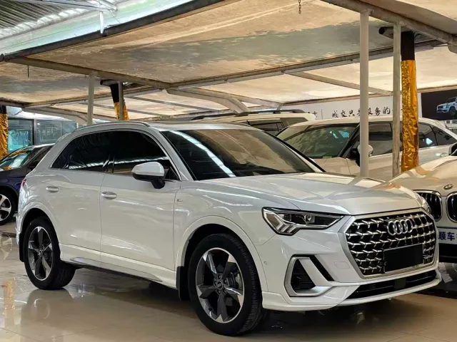 Audi Q3 — Фото автомобиля 3