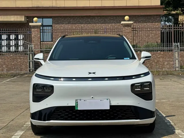 Xpeng G9 — Фото автомобиля 2